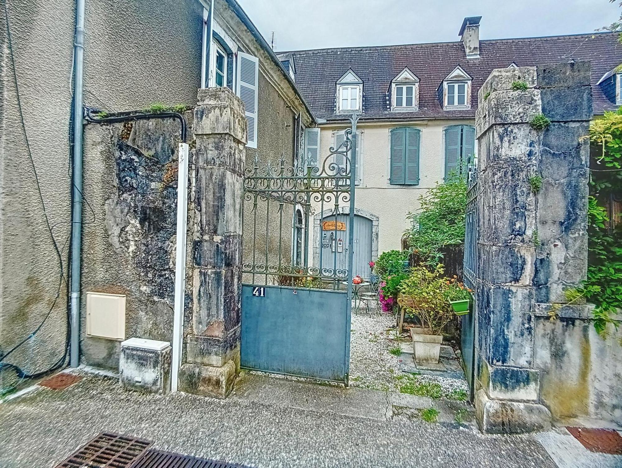 Les Glycines Oloron Ξενοδοχείο Εξωτερικό φωτογραφία